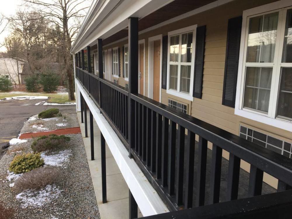 Newbury Inn Brookfield Exterior foto